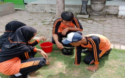 Peringati Hari Air Sedunia, MTsN 2 Madiun Tanamkan Kepedulian Lingkungan melalui Gerakan Pemanfaatan Lubang Resapan Biopori